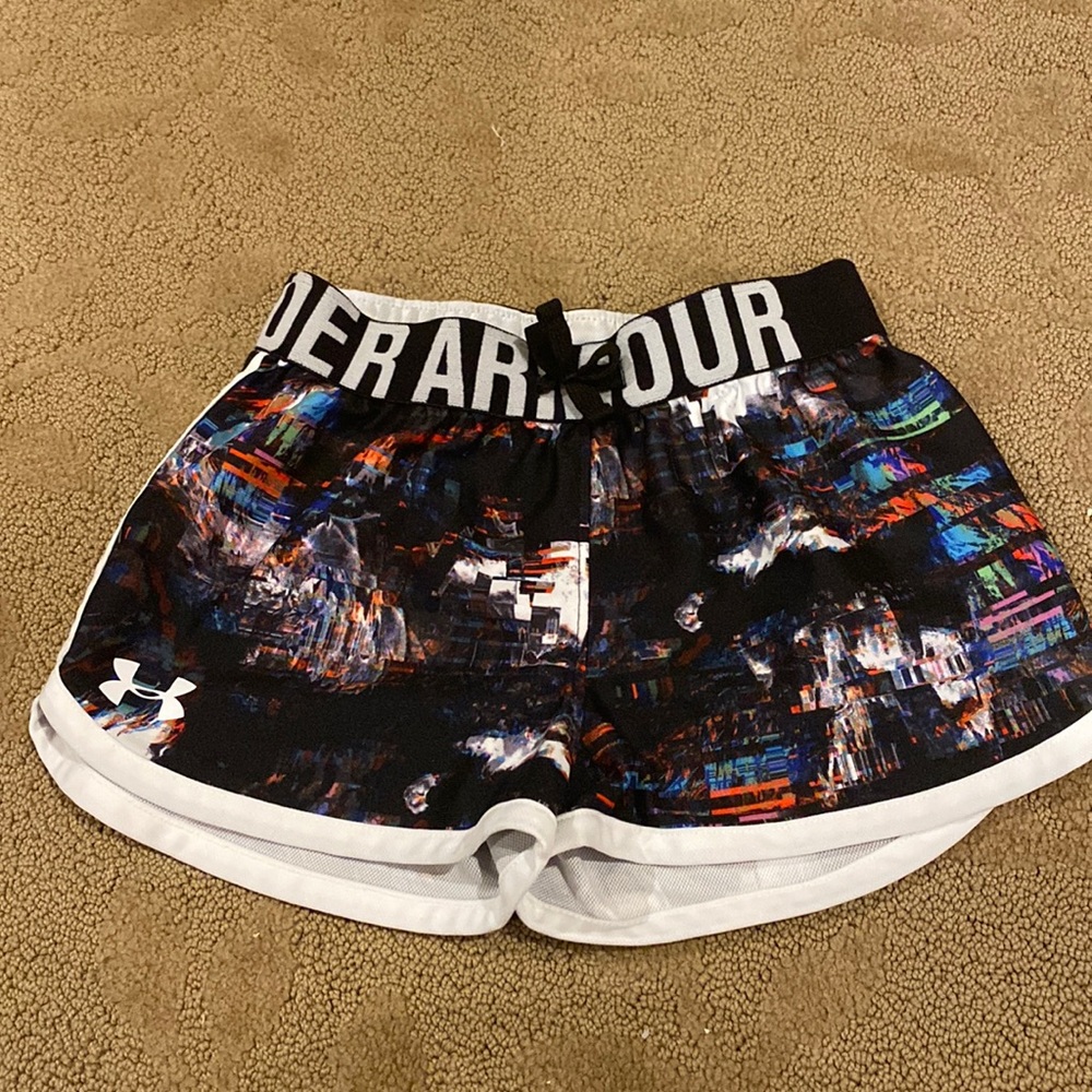 Girls Youth Small running shorts by Under Armour